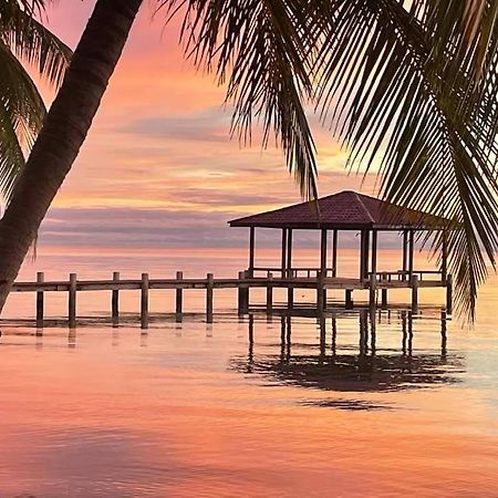 Coco'S Beachfront Cabanas Seine Bight Village エクステリア 写真